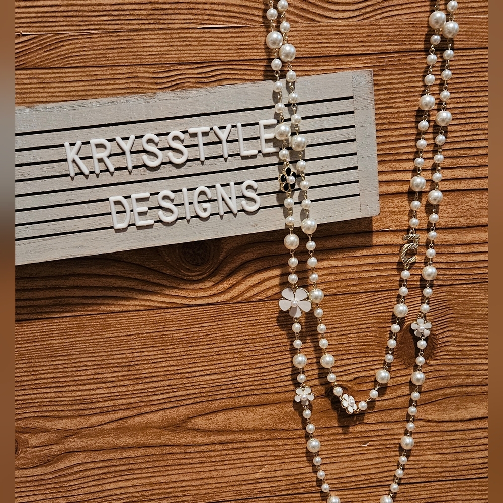 Pearl Long Necklace Number 5 Floral